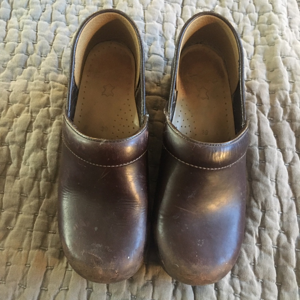 Dansko Brown Clog With Wood Grain Base. Size 39 - image 4